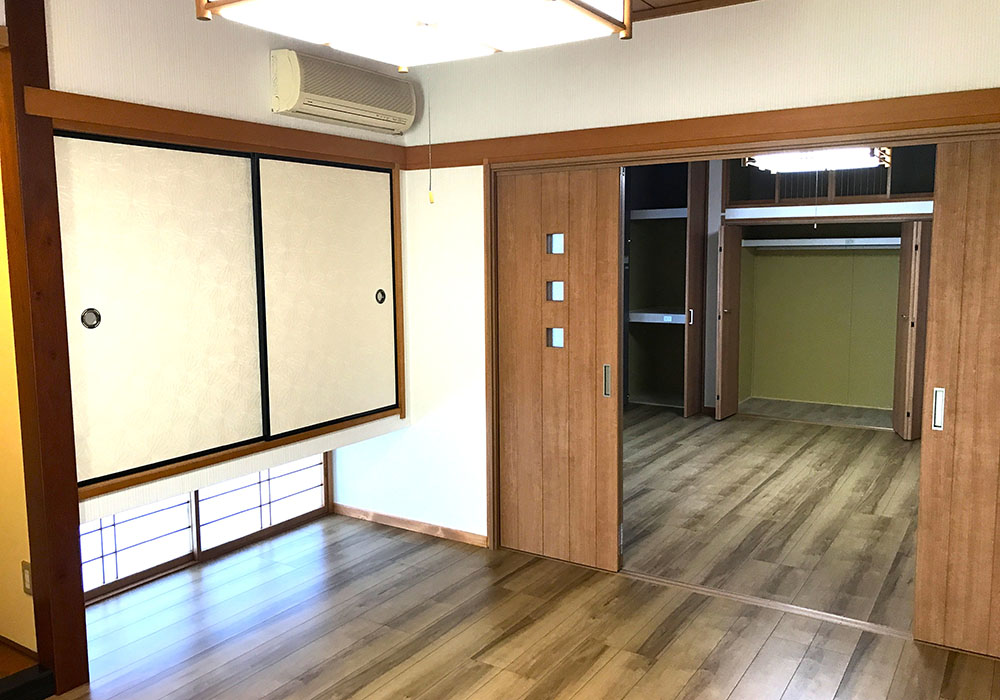 木の温もりと障子が調和した和モダンなリビング